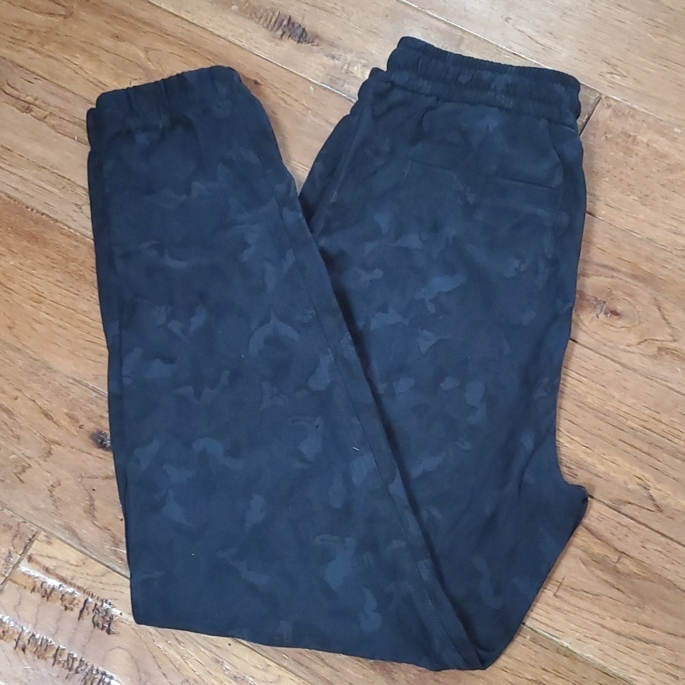 Athleta farallon stratum camo navy joggers